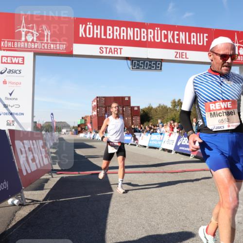 03.10.2025 - Köhlbrandbrückenlauf Lena Gebhardt http://msf.ph/oto/9037481 03.10.2025 12:50:59 Ziel 4072, 6216, 6552 meine-sportfotos.de