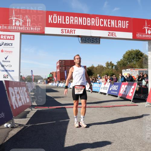03.10.2025 - Köhlbrandbrückenlauf Lena Gebhardt http://msf.ph/oto/9037488 03.10.2025 12:50:59 Ziel 4072, 6216, 6552 meine-sportfotos.de