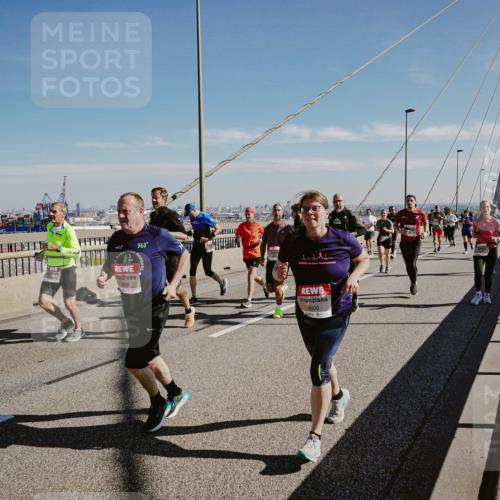 03.10.2025 - Köhlbrandbrückenlauf Michael Burmester http://msf.ph/oto/9037489 03.10.2025 12:30:14 Position 1 361, 4600 meine-sportfotos.de