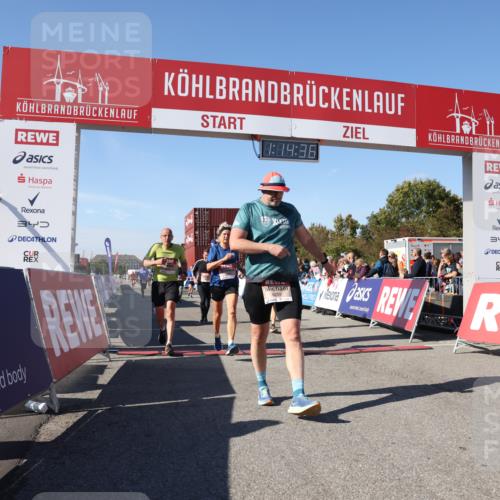 03.10.2025 - Köhlbrandbrückenlauf Lena Gebhardt http://msf.ph/oto/9037493 03.10.2025 13:14:37 Ziel 4259, 4400, 4424, 4509, 4684, 4692, 4788, 4869, 5132, 5249, 5782, 5805, 5902, 5903, 6316, 6448, 6849 meine-sportfotos.de