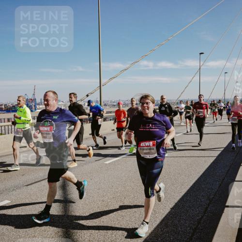 03.10.2025 - Köhlbrandbrückenlauf Michael Burmester http://msf.ph/oto/9037494 03.10.2025 12:30:14 Position 1 361, 4600 meine-sportfotos.de