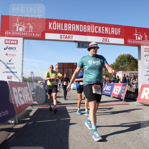 03.10.2025 - Köhlbrandbrückenlauf Lena Gebhardt http://msf.ph/oto/9037504 03.10.2025 13:14:37 Ziel 4259, 4400, 4424, 4509, 4684, 4692, 4788, 4869, 5132, 5249, 5782, 5805, 5902, 5903, 6316, 6448, 6849 meine-sportfotos.de