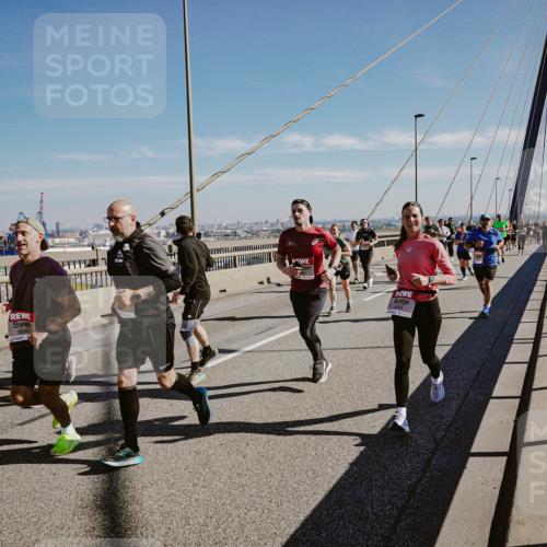 03.10.2025 - Köhlbrandbrückenlauf Michael Burmester http://msf.ph/oto/9037513 03.10.2025 12:30:15 Position 1  meine-sportfotos.de