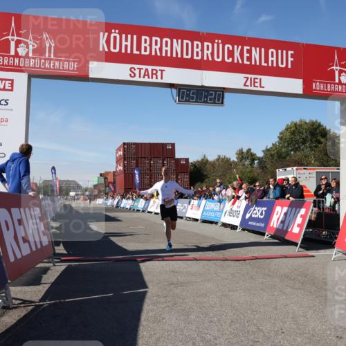 03.10.2025 - Köhlbrandbrückenlauf Lena Gebhardt http://msf.ph/oto/9037526 03.10.2025 12:51:20 Ziel 6047 meine-sportfotos.de