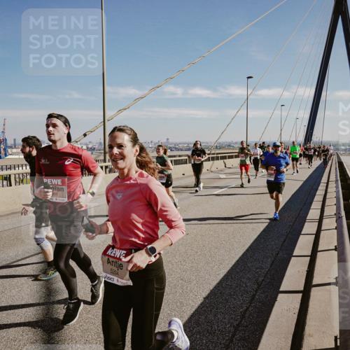 03.10.2025 - Köhlbrandbrückenlauf Michael Burmester http://msf.ph/oto/9037532 03.10.2025 12:30:16 Position 1 05, 5204 meine-sportfotos.de