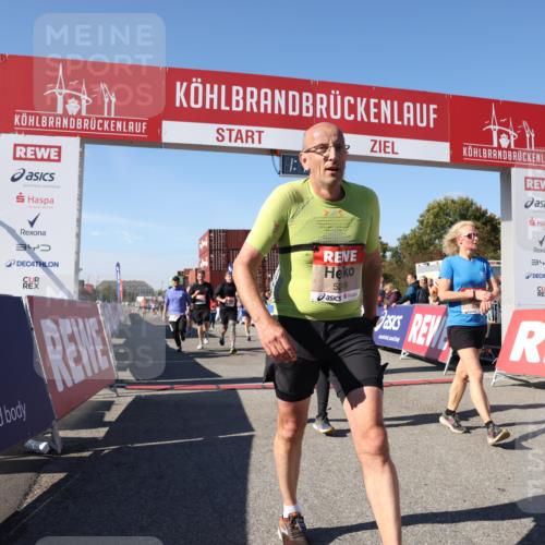 03.10.2025 - Köhlbrandbrückenlauf Lena Gebhardt http://msf.ph/oto/9037534 03.10.2025 13:14:39 Ziel 4259, 4400, 4424, 4509, 4684, 4692, 4788, 4869, 5249, 5682, 5686, 5782, 5805, 6316, 6448, 6849 meine-sportfotos.de