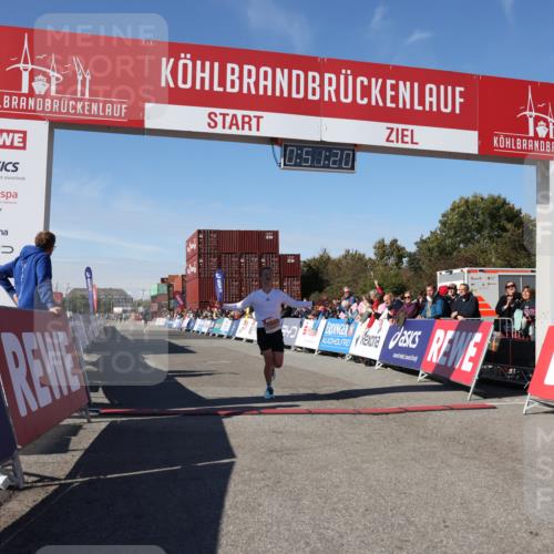 03.10.2025 - Köhlbrandbrückenlauf Lena Gebhardt http://msf.ph/oto/9037535 03.10.2025 12:51:20 Ziel 6047 meine-sportfotos.de