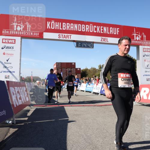 03.10.2025 - Köhlbrandbrückenlauf Lena Gebhardt http://msf.ph/oto/9037558 03.10.2025 13:14:40 Ziel 4259, 4400, 4424, 4509, 4684, 4692, 4788, 4869, 5249, 5682, 5686, 5711, 5782, 6316, 6448, 6849 meine-sportfotos.de