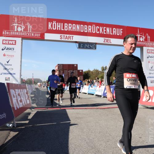 03.10.2025 - Köhlbrandbrückenlauf Lena Gebhardt http://msf.ph/oto/9037564 03.10.2025 13:14:41 Ziel 4202, 4259, 4424, 4509, 4533, 4684, 4692, 4788, 4869, 5249, 5682, 5686, 5711, 5782, 6316, 6448, 6849 meine-sportfotos.de