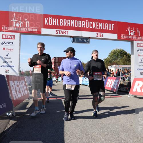 03.10.2025 - Köhlbrandbrückenlauf Lena Gebhardt http://msf.ph/oto/9037569 03.10.2025 13:14:42 Ziel 4202, 4259, 4424, 4509, 4533, 4684, 4692, 4788, 4869, 5249, 5682, 5686, 5711, 6316, 6344, 6448, 6849 meine-sportfotos.de