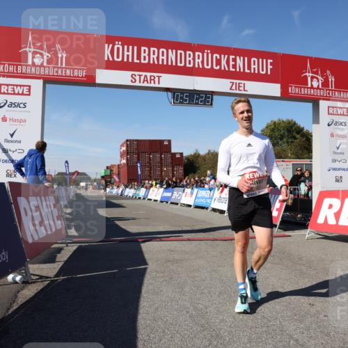 03.10.2025 - Köhlbrandbrückenlauf Lena Gebhardt http://msf.ph/oto/9037571 03.10.2025 12:51:23 Ziel 6047, 6458 meine-sportfotos.de