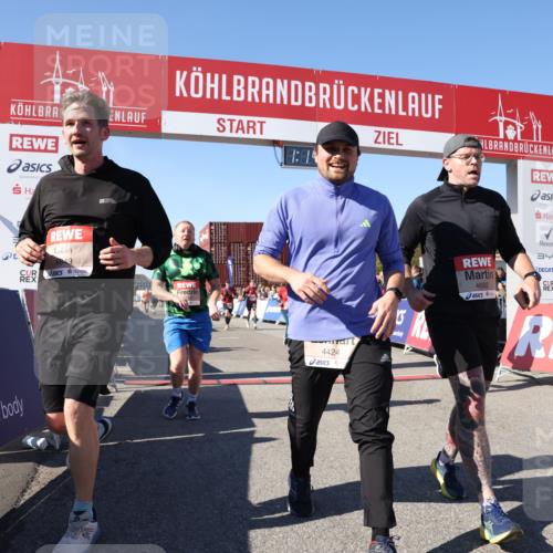 03.10.2025 - Köhlbrandbrückenlauf Lena Gebhardt http://msf.ph/oto/9037593 03.10.2025 13:14:43 Ziel 4202, 4259, 4424, 4509, 4533, 4684, 4692, 4788, 4869, 5249, 5682, 5686, 5711, 5814, 6316, 6344, 6448, 6849 meine-sportfotos.de