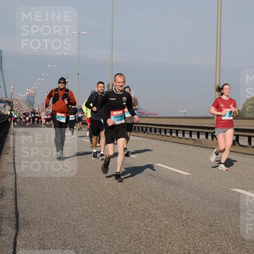 03.10.2025 - Köhlbrandbrückenlauf Fabian Wolf http://msf.ph/oto/9037602 03.10.2025 09:52:07 Position 3 3320 meine-sportfotos.de