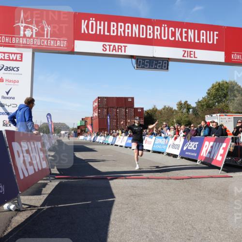 03.10.2025 - Köhlbrandbrückenlauf Lena Gebhardt http://msf.ph/oto/9037603 03.10.2025 12:51:28 Ziel 6047, 6458 meine-sportfotos.de