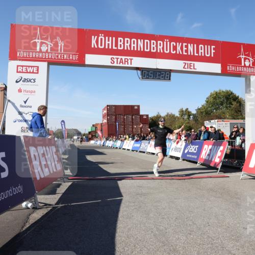 03.10.2025 - Köhlbrandbrückenlauf Lena Gebhardt http://msf.ph/oto/9037608 03.10.2025 12:51:29 Ziel 6047, 6458 meine-sportfotos.de
