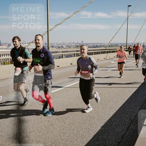 03.10.2025 - Köhlbrandbrückenlauf Michael Burmester http://msf.ph/oto/9037634 03.10.2025 12:30:23 Position 1 5689, 4469 meine-sportfotos.de