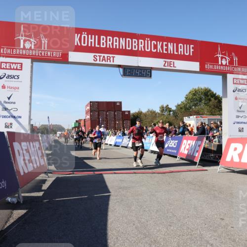 03.10.2025 - Köhlbrandbrückenlauf Lena Gebhardt http://msf.ph/oto/9037635 03.10.2025 13:14:46 Ziel 4202, 4224, 4424, 4533, 4684, 4692, 4788, 4869, 4890, 5249, 5525, 5535, 5682, 5686, 5711, 5760, 5761, 5814, 6316, 6344, 6448, 6849 meine-sportfotos.de