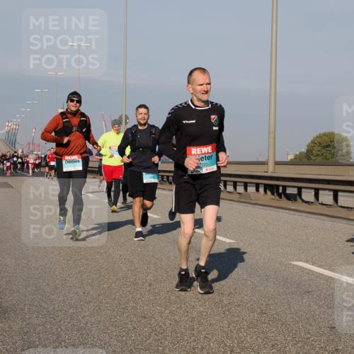 03.10.2025 - Köhlbrandbrückenlauf Fabian Wolf http://msf.ph/oto/9037637 03.10.2025 09:52:08 Position 3 1680, 320 meine-sportfotos.de