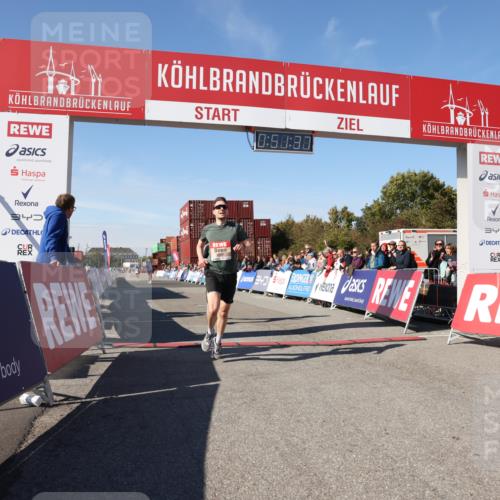 03.10.2025 - Köhlbrandbrückenlauf Lena Gebhardt http://msf.ph/oto/9037650 03.10.2025 12:51:37 Ziel 4058, 6458, 6793 meine-sportfotos.de