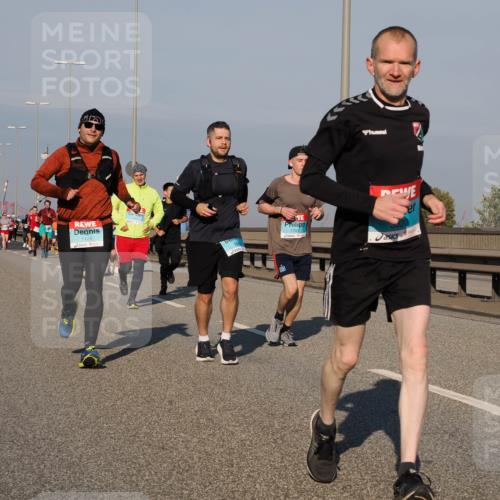 03.10.2025 - Köhlbrandbrückenlauf Fabian Wolf http://msf.ph/oto/9037658 03.10.2025 09:52:09 Position 3 1125, 1722, 820 meine-sportfotos.de