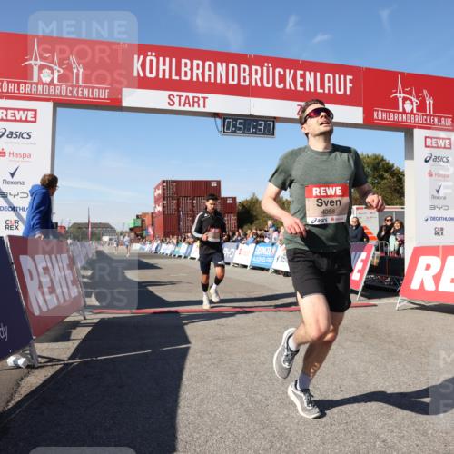 03.10.2025 - Köhlbrandbrückenlauf Lena Gebhardt http://msf.ph/oto/9037661 03.10.2025 12:51:38 Ziel 4058, 4087, 6458, 6793 meine-sportfotos.de