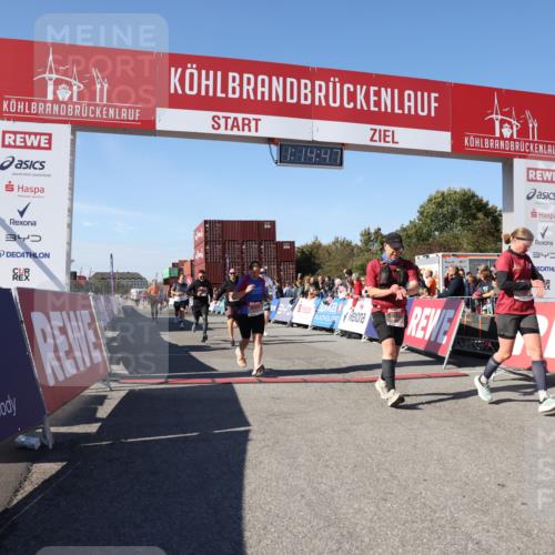 03.10.2025 - Köhlbrandbrückenlauf Lena Gebhardt http://msf.ph/oto/9037662 03.10.2025 13:14:47 Ziel 4202, 4224, 4424, 4533, 4684, 4692, 4788, 4869, 4890, 5525, 5535, 5682, 5686, 5711, 5760, 5761, 5814, 6316, 6344, 6448, 6849 meine-sportfotos.de