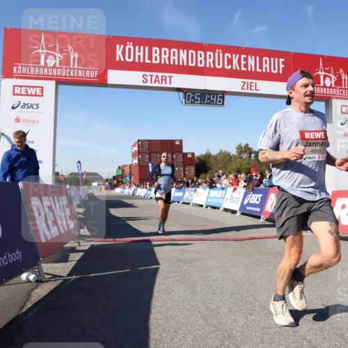 03.10.2025 - Köhlbrandbrückenlauf Lena Gebhardt http://msf.ph/oto/9037706 03.10.2025 12:51:46 Ziel 4017, 4058, 4087, 6793 meine-sportfotos.de