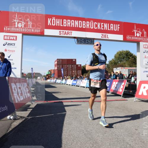 03.10.2025 - Köhlbrandbrückenlauf Lena Gebhardt http://msf.ph/oto/9037719 03.10.2025 12:51:48 Ziel 4017, 4087 meine-sportfotos.de