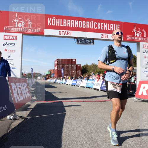 03.10.2025 - Köhlbrandbrückenlauf Lena Gebhardt http://msf.ph/oto/9037723 03.10.2025 12:51:48 Ziel 4017, 4087 meine-sportfotos.de