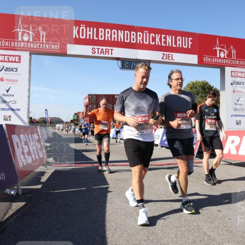 03.10.2025 - Köhlbrandbrückenlauf Lena Gebhardt http://msf.ph/oto/9037731 03.10.2025 13:14:53 Ziel 4202, 4224, 4232, 4406, 4533, 4784, 4869, 4890, 5054, 5525, 5535, 5682, 5686, 5711, 5760, 5761, 5814, 6017, 6128, 6129, 6293, 6344, 6815 meine-sportfotos.de