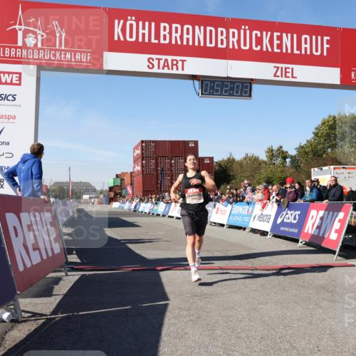 03.10.2025 - Köhlbrandbrückenlauf Lena Gebhardt http://msf.ph/oto/9037739 03.10.2025 12:52:03 Ziel 4092 meine-sportfotos.de