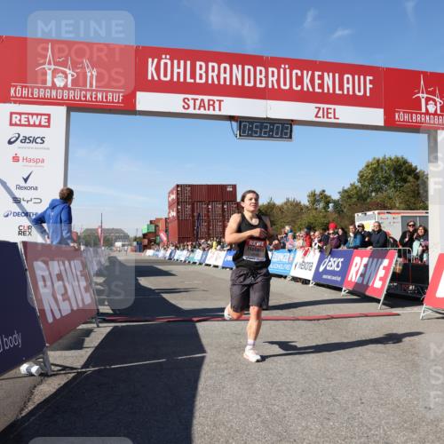 03.10.2025 - Köhlbrandbrückenlauf Lena Gebhardt http://msf.ph/oto/9037749 03.10.2025 12:52:04 Ziel 4092 meine-sportfotos.de