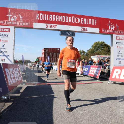 03.10.2025 - Köhlbrandbrückenlauf Lena Gebhardt http://msf.ph/oto/9037750 03.10.2025 13:14:55 Ziel 4202, 4224, 4232, 4406, 4533, 4784, 4890, 5054, 5525, 5535, 5682, 5686, 5711, 5737, 5760, 5761, 5814, 6017, 6128, 6129, 6293, 6344, 6815 meine-sportfotos.de