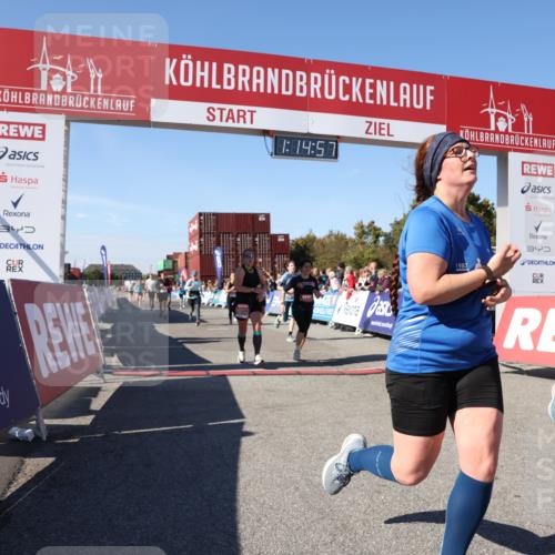 03.10.2025 - Köhlbrandbrückenlauf Lena Gebhardt http://msf.ph/oto/9037786 03.10.2025 13:14:57 Ziel 4202, 4224, 4232, 4282, 4406, 4533, 4784, 4890, 5054, 5173, 5525, 5535, 5737, 5760, 5761, 5814, 6017, 6128, 6129, 6293, 6344, 6454, 6815 meine-sportfotos.de