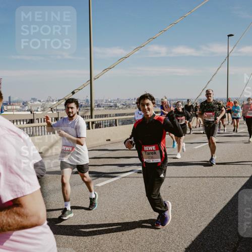 03.10.2025 - Köhlbrandbrückenlauf Michael Burmester http://msf.ph/oto/9037834 03.10.2025 12:30:38 Position 1 361, 4736 meine-sportfotos.de