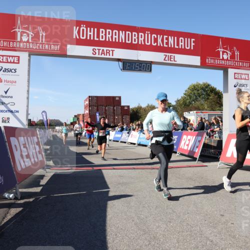 03.10.2025 - Köhlbrandbrückenlauf Lena Gebhardt http://msf.ph/oto/9037839 03.10.2025 13:15:01 Ziel 4232, 4244, 4282, 4406, 4784, 5054, 5173, 5525, 5535, 5737, 6017, 6128, 6129, 6293, 6454, 6810, 6815 meine-sportfotos.de