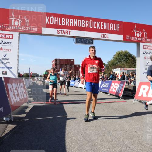 03.10.2025 - Köhlbrandbrückenlauf Lena Gebhardt http://msf.ph/oto/9037869 03.10.2025 13:15:04 Ziel 4090, 4232, 4244, 4282, 4406, 4784, 5054, 5173, 5186, 5737, 6017, 6128, 6129, 6189, 6249, 6252, 6293, 6454, 6810, 6815 meine-sportfotos.de