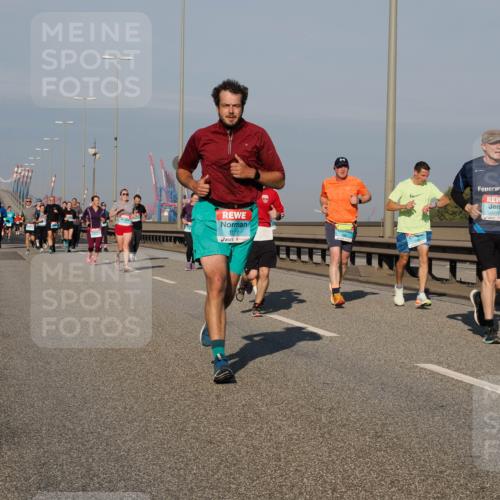 03.10.2025 - Köhlbrandbrückenlauf Fabian Wolf http://msf.ph/oto/9037870 03.10.2025 09:52:21 Position 3 3177, 1250 meine-sportfotos.de