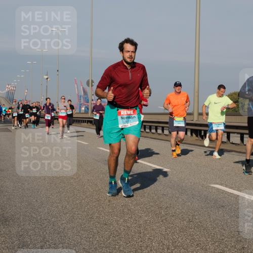 03.10.2025 - Köhlbrandbrückenlauf Fabian Wolf http://msf.ph/oto/9037874 03.10.2025 09:52:21 Position 3 3177, 1250, 1089 meine-sportfotos.de