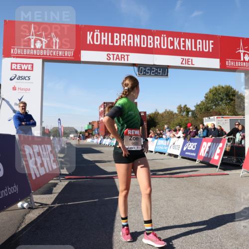 03.10.2025 - Köhlbrandbrückenlauf Lena Gebhardt http://msf.ph/oto/9037876 03.10.2025 12:52:41 Ziel 4013, 4019, 6087, 6625 meine-sportfotos.de