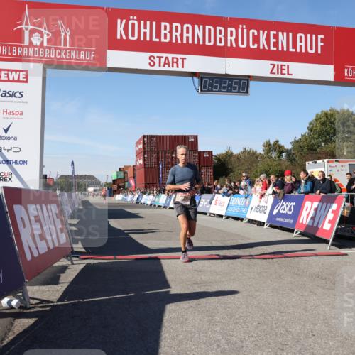 03.10.2025 - Köhlbrandbrückenlauf Lena Gebhardt http://msf.ph/oto/9037909 03.10.2025 12:52:51 Ziel 4013, 4034 meine-sportfotos.de