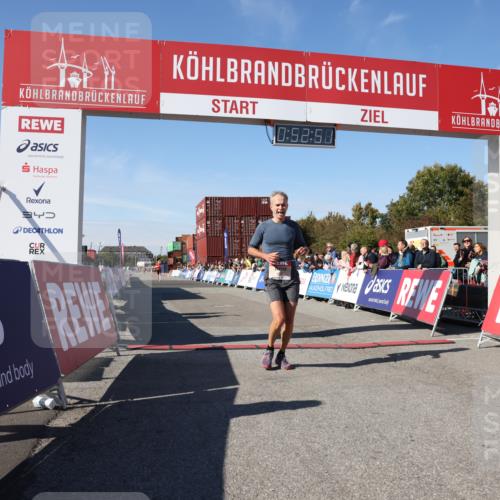 03.10.2025 - Köhlbrandbrückenlauf Lena Gebhardt http://msf.ph/oto/9037915 03.10.2025 12:52:51 Ziel 4013, 4034 meine-sportfotos.de