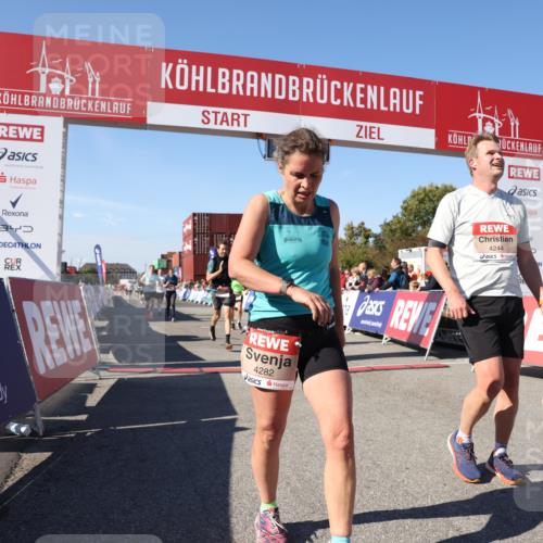 03.10.2025 - Köhlbrandbrückenlauf Lena Gebhardt http://msf.ph/oto/9037916 03.10.2025 13:15:08 Ziel 4090, 4232, 4244, 4282, 4784, 5173, 5186, 5737, 6128, 6129, 6189, 6249, 6252, 6370, 6454, 6591, 6810 meine-sportfotos.de