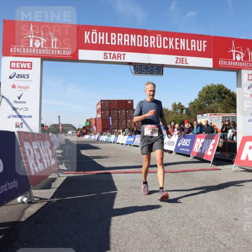03.10.2025 - Köhlbrandbrückenlauf Lena Gebhardt http://msf.ph/oto/9037920 03.10.2025 12:52:52 Ziel 4013, 4034 meine-sportfotos.de