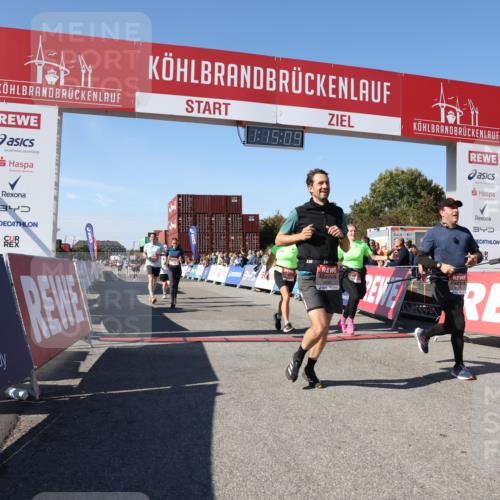 03.10.2025 - Köhlbrandbrückenlauf Lena Gebhardt http://msf.ph/oto/9037936 03.10.2025 13:15:10 Ziel 4090, 4244, 4282, 5173, 5186, 5737, 6189, 6249, 6252, 6370, 6454, 6591, 6810 meine-sportfotos.de