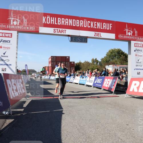 03.10.2025 - Köhlbrandbrückenlauf Lena Gebhardt http://msf.ph/oto/9037961 03.10.2025 13:15:12 Ziel 4090, 4244, 4282, 5173, 5186, 6189, 6249, 6252, 6370, 6454, 6591, 6773, 6810 meine-sportfotos.de