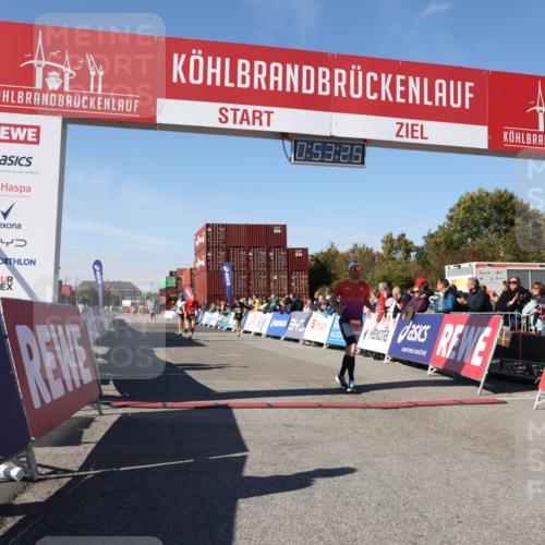 03.10.2025 - Köhlbrandbrückenlauf Lena Gebhardt http://msf.ph/oto/9037968 03.10.2025 12:53:26 Ziel 4029, 4142, 5786, 6241, 6656, 6804 meine-sportfotos.de
