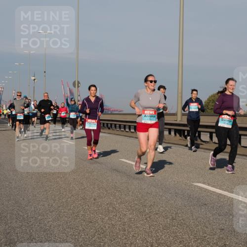 03.10.2025 - Köhlbrandbrückenlauf Fabian Wolf http://msf.ph/oto/9037975 03.10.2025 09:52:28 Position 3 2731, 2734 meine-sportfotos.de