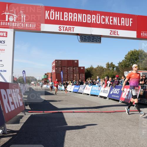 03.10.2025 - Köhlbrandbrückenlauf Lena Gebhardt http://msf.ph/oto/9037991 03.10.2025 12:53:26 Ziel 4029, 4142, 5786, 6241, 6656, 6804 meine-sportfotos.de