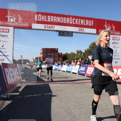 03.10.2025 - Köhlbrandbrückenlauf Lena Gebhardt http://msf.ph/oto/9038006 03.10.2025 13:15:20 Ziel 4031, 4610, 5186, 5771, 6370, 6535, 6591, 6773, 6790 meine-sportfotos.de